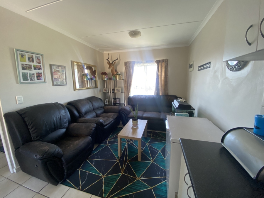 To Let 2 Bedroom Property for Rent in Kraaifontein East Western Cape